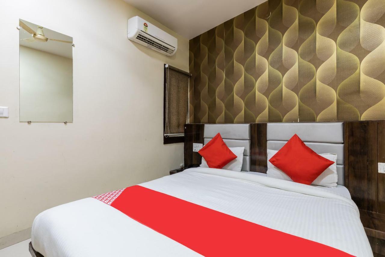 Oyo 41898 Balaji Palace Ratlām Esterno foto